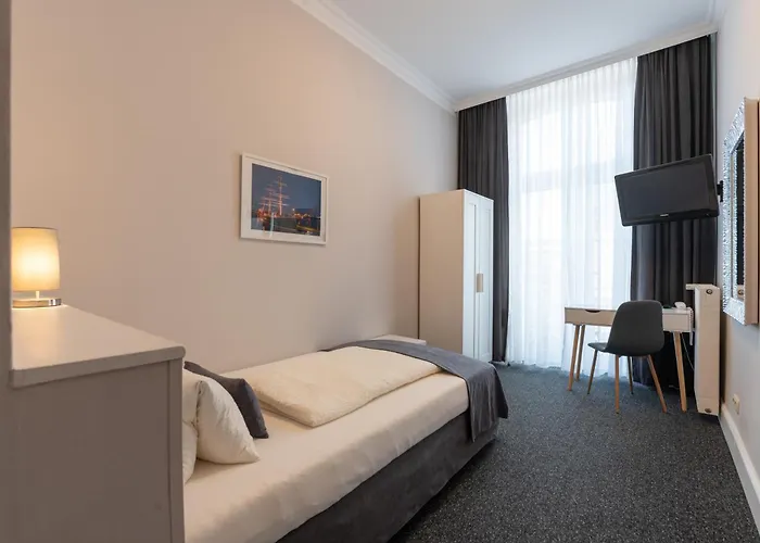Commodore Hotel
