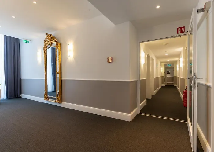 Hotel Commodore