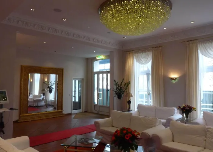 Hotel Commodore 3*