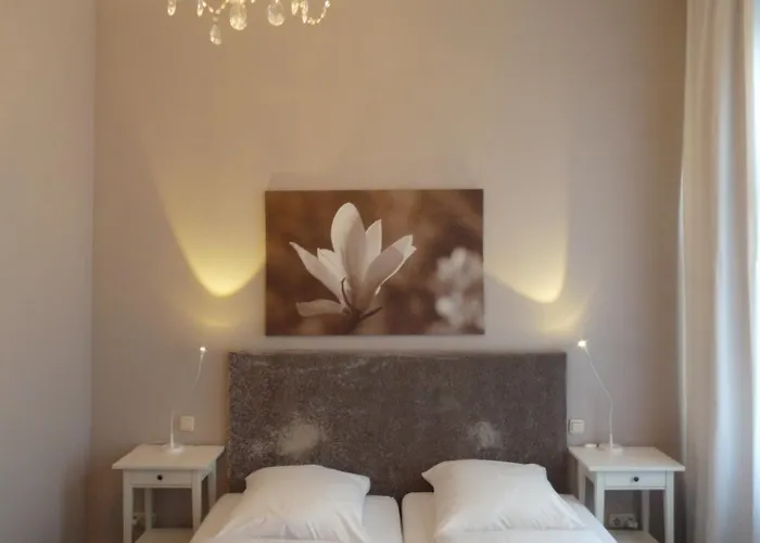 Commodore Hotel 3*